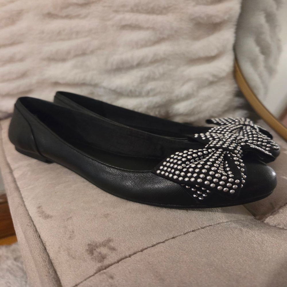 Women's BCBGeneration Black Studded Bow Flats Size 7.5
